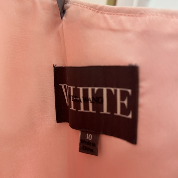 Vera Wang gown - Picture 5 of 9